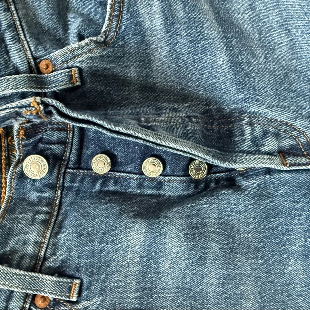 Women’s Levi Blue Jeans 501 - Picture 8 of 8
